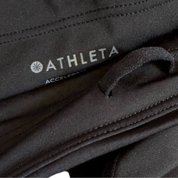 NWT Athleta Accelerate High Rise Crop Leggings 1X Black SwiftLite Lightweight - Picture 6 of 10